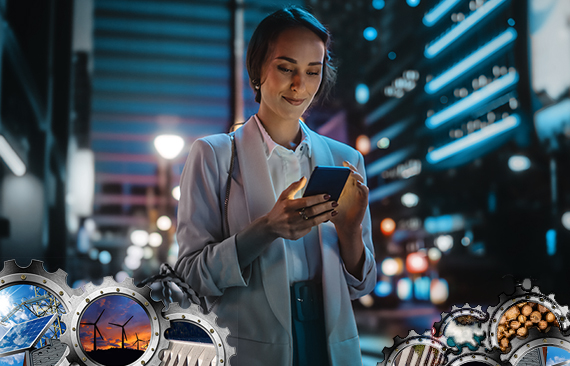 A imagem mostra uma mulher branca, em uma cena noturna de cidade. Ela andas nas ruas, enquanto usa seu celular.